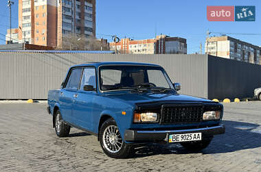 Седан ВАЗ / Lada 2107 2004 в Николаеве