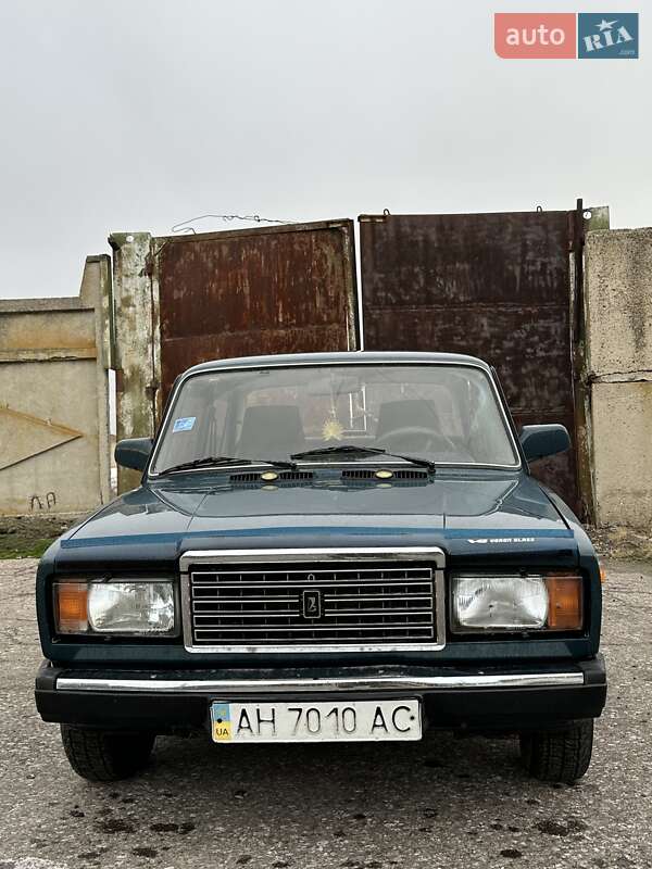 Седан ВАЗ / Lada 2107 2004 в Славянске