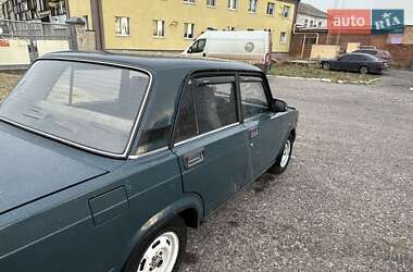 Седан ВАЗ / Lada 2107 2004 в Славянске