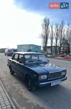 Седан ВАЗ / Lada 2107 2004 в Бурштині