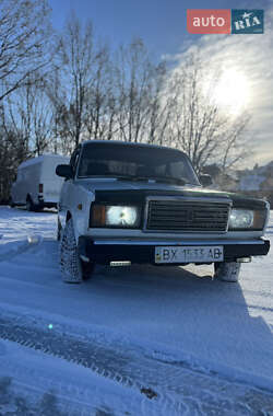 Седан ВАЗ / Lada 2107 2004 в Хотині