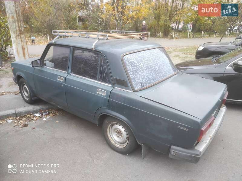 Седан ВАЗ / Lada 2107 2003 в Киеве