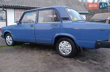 Седан ВАЗ / Lada 2107 2005 в Золотоноші