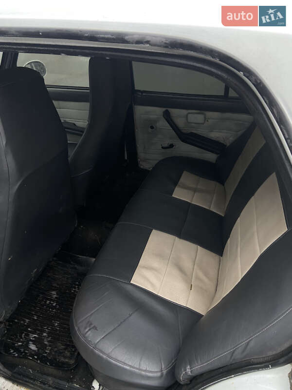 Седан ВАЗ / Lada 2107 2002 в Подольске