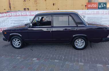 Седан ВАЗ / Lada 2107 2004 в Городку