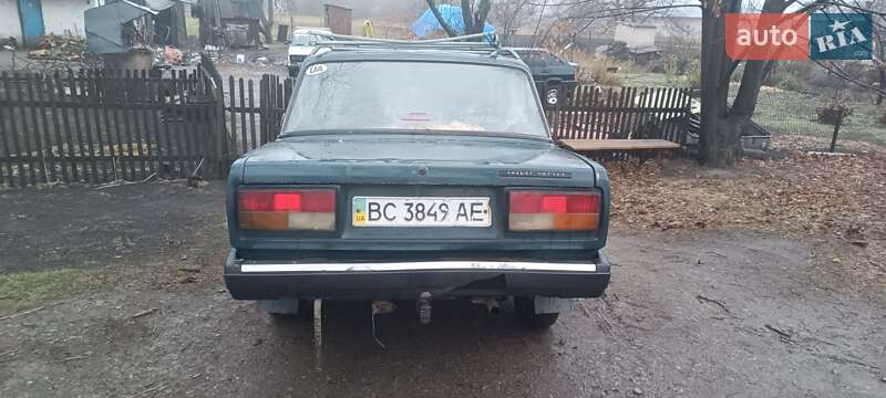 Седан ВАЗ / Lada 2107 2004 в Дніпрі