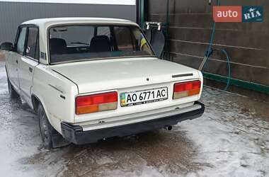 Седан ВАЗ / Lada 2107 2004 в Береговому