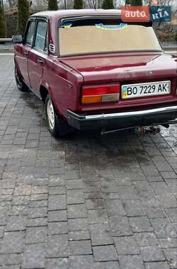 Седан ВАЗ / Lada 2107 1999 в Почаеве