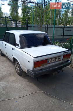 Седан ВАЗ 2107 2004 в 