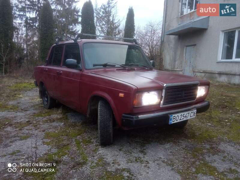 Седан ВАЗ / Lada 2107 2002 в Зборове