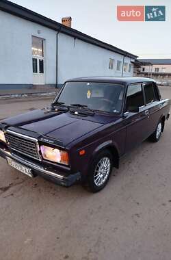 Седан ВАЗ / Lada 2107 2004 в Чорткові