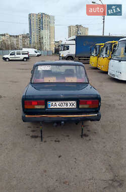 Седан ВАЗ / Lada 2107 2004 в Киеве