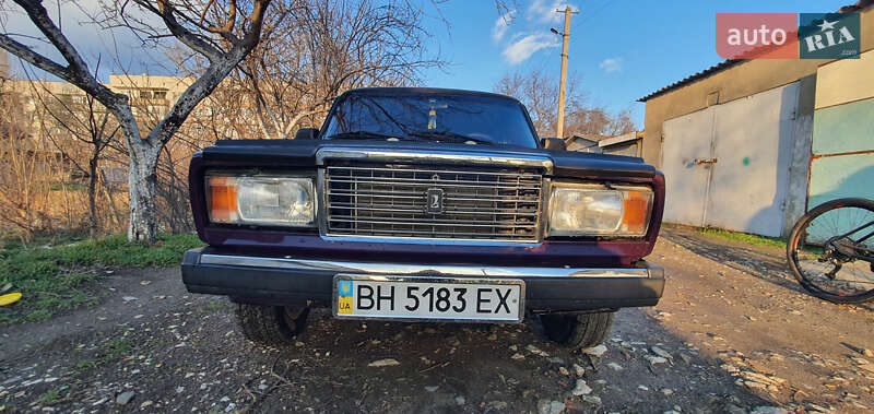 Седан ВАЗ / Lada 2107 2002 в Рені