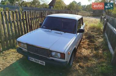 Седан ВАЗ / Lada 2107 2004 в Рокитному