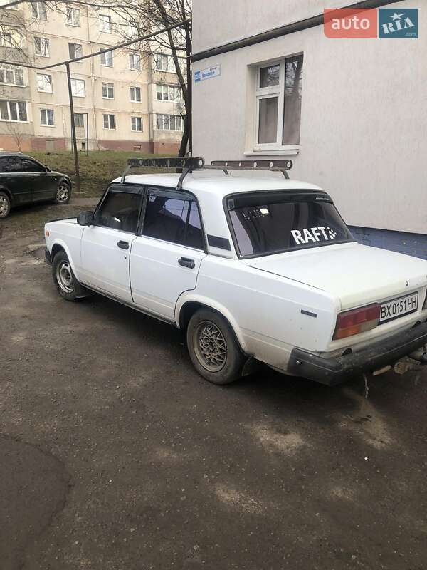 Седан ВАЗ / Lada 2107 2004 в Хмельницком