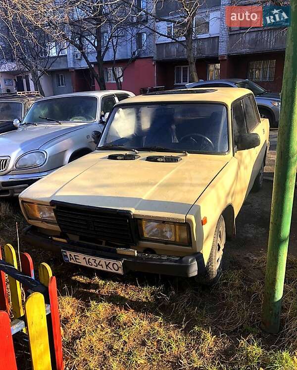 Седан ВАЗ / Lada 2107 1984 в Днепре