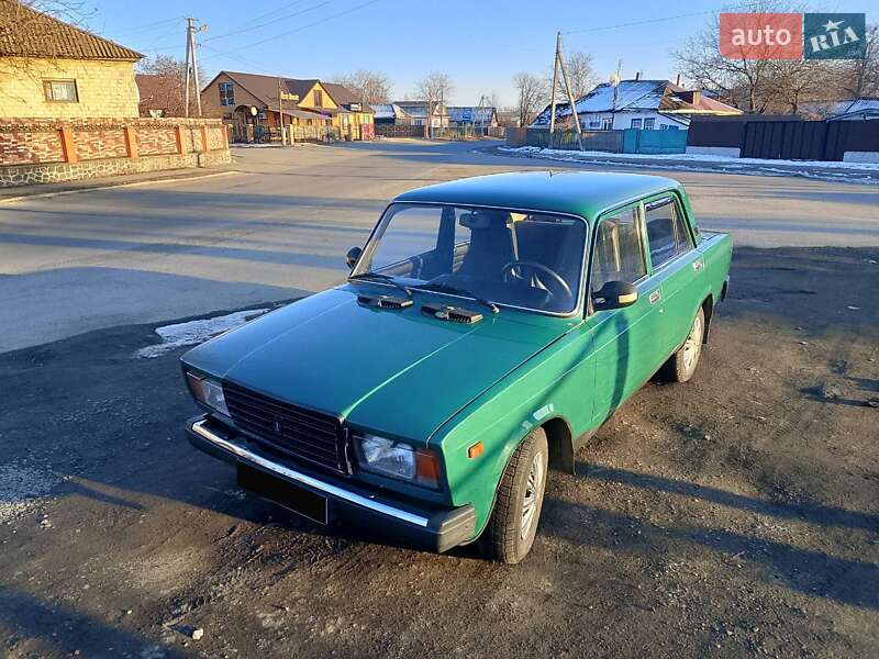 Седан ВАЗ / Lada 2107 2005 в Шполе