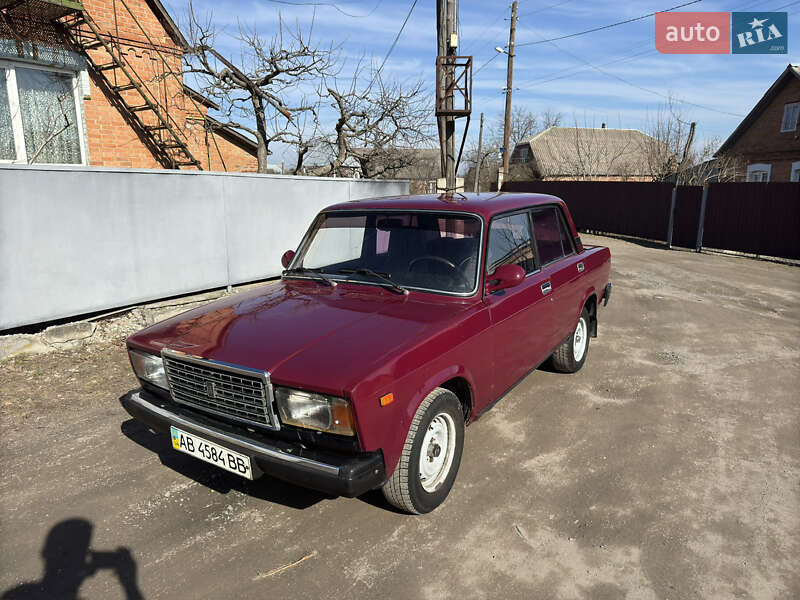 Седан ВАЗ / Lada 2107 2003 в Виннице