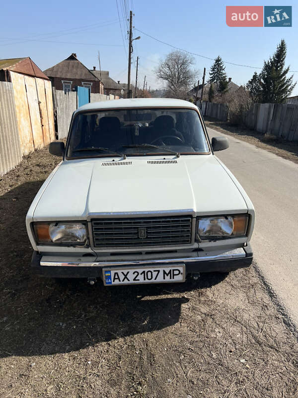 Седан ВАЗ / Lada 2107 1996 в Харькове