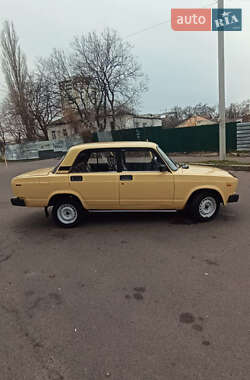 Седан ВАЗ / Lada 2107 1985 в Черкасах