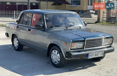 Седан ВАЗ / Lada 2107 2011 в Солотвине