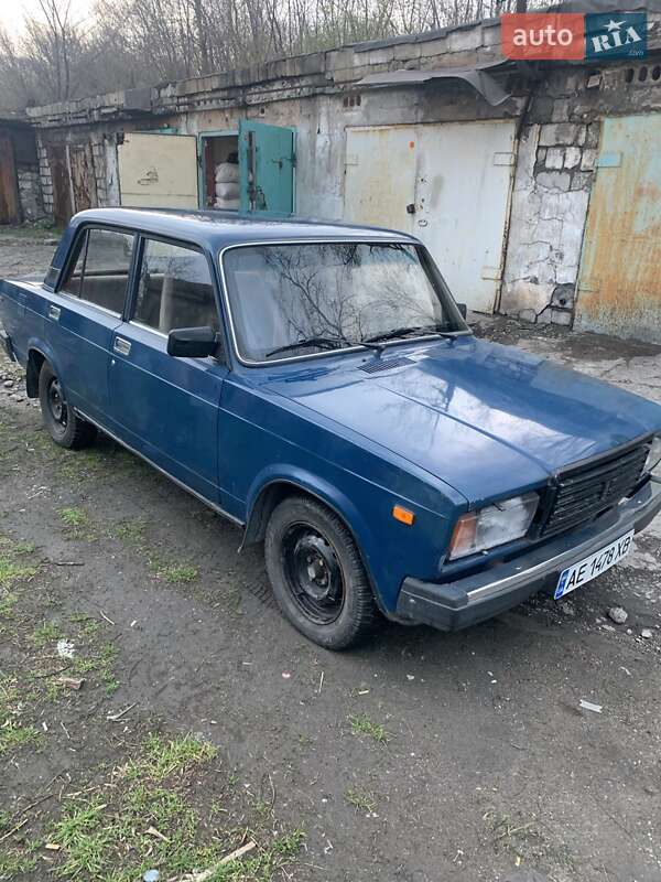 Седан ВАЗ / Lada 2107 2004 в Каменском