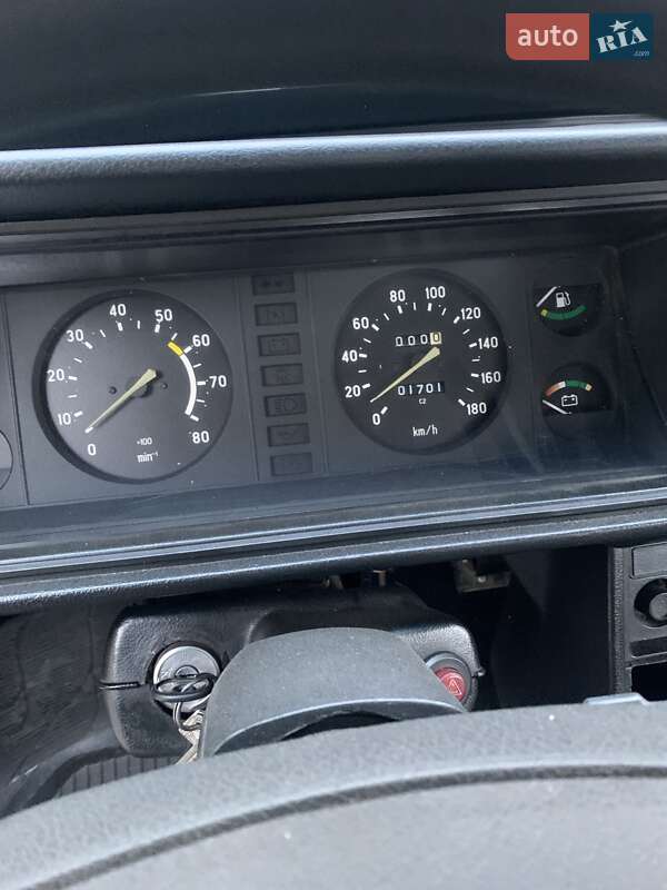 Седан ВАЗ / Lada 2107 2004 в Каменском