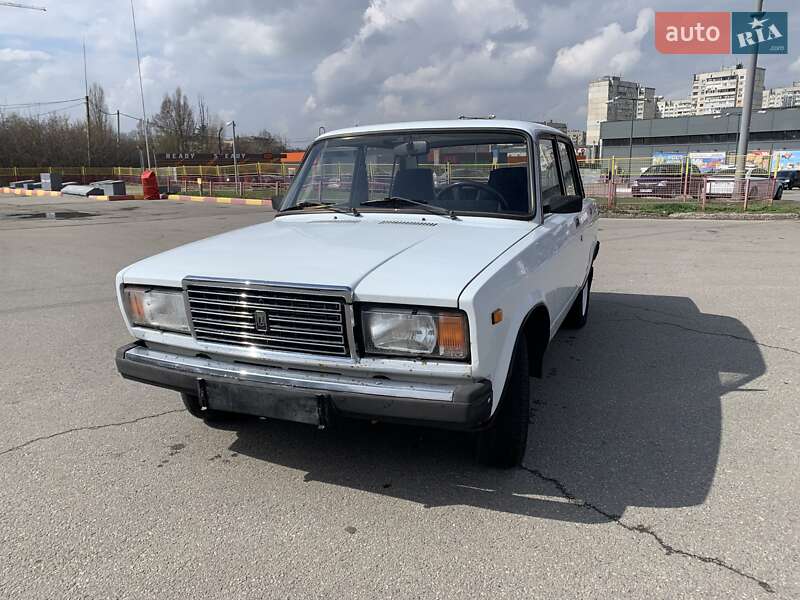 Седан ВАЗ / Lada 2107 2002 в Харькове
