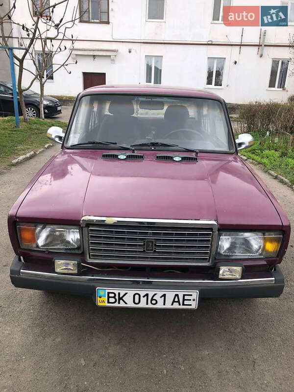 Седан ВАЗ 2107 2003 в 