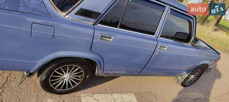 Седан ВАЗ / Lada 2107 2005 в Нежине