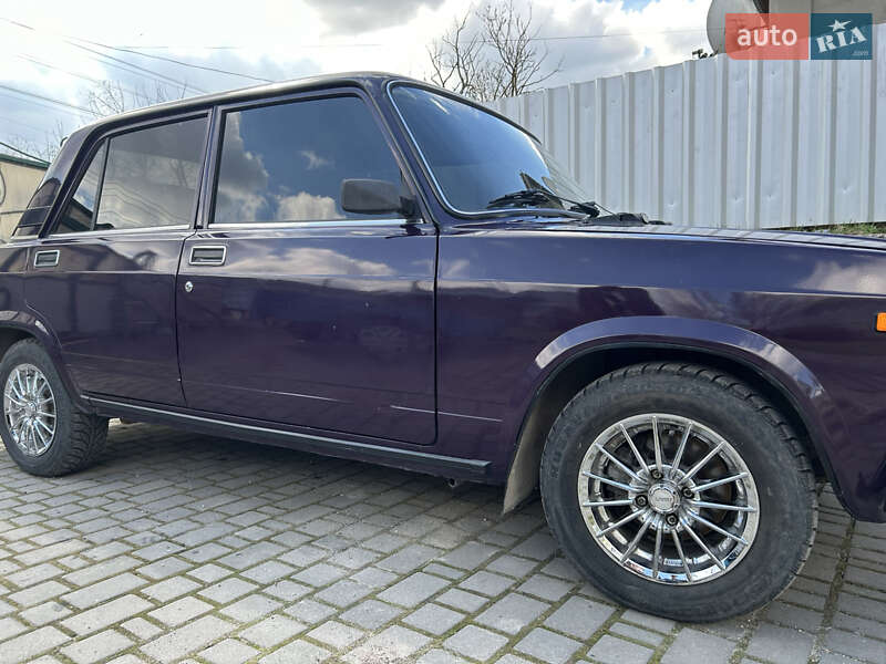 Седан ВАЗ / Lada 2107 2004 в Хмельницькому фото 3 Седан ВАЗ / Lada 2107 2004 в Хмельницькому