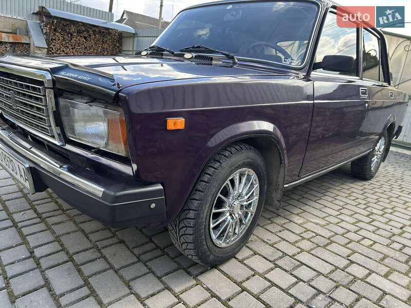 Седан ВАЗ / Lada 2107 2004 в Хмельницькому фото 2 Седан ВАЗ / Lada 2107 2004 в Хмельницькому