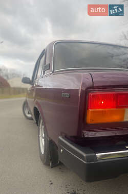 Седан ВАЗ / Lada 2107 1984 в 