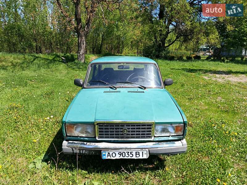 Седан ВАЗ / Lada 2107 2005 в Дубовом