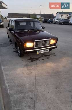 Седан ВАЗ 2107 2007 в Вараше