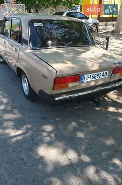 Седан ВАЗ 2107 1990 в 