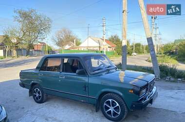 Седан ВАЗ 2107 2004 в 