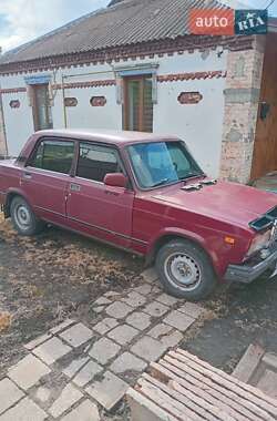 Седан ВАЗ 2107 2004 в 