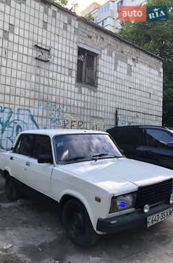 Седан ВАЗ 2107 1983 в Киеве