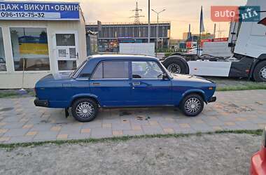 Седан ВАЗ 2107 2004 в 