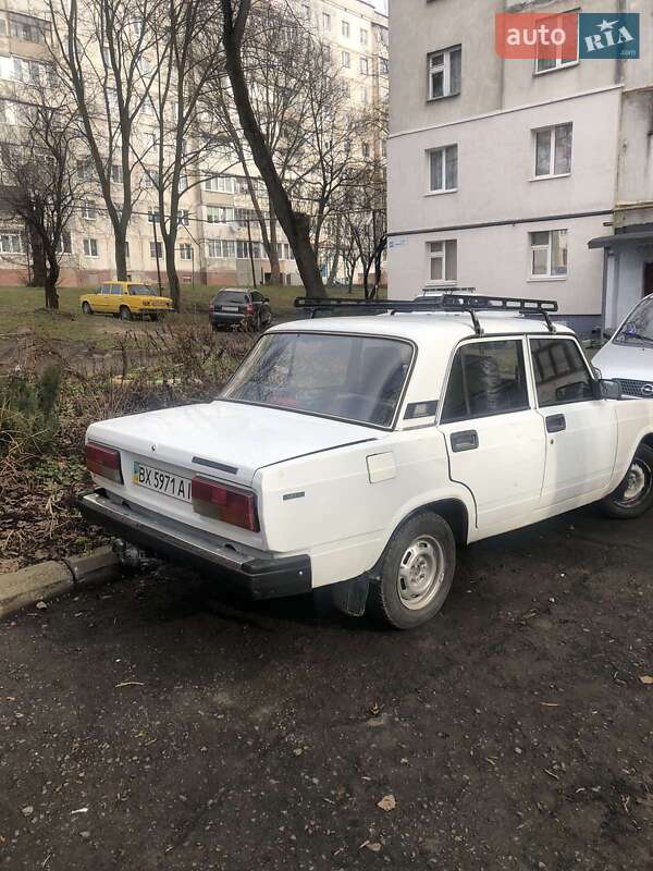 Седан ВАЗ / Lada 2107 1995 в Хмельницькому
