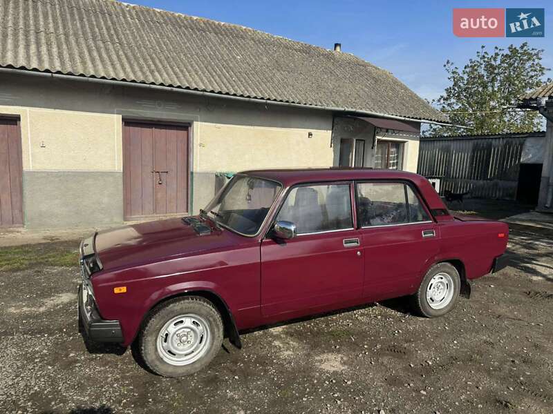 Седан ВАЗ / Lada 2107 2004 в Теребовле