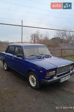 Седан ВАЗ / Lada 2107 2004 в Олександрії