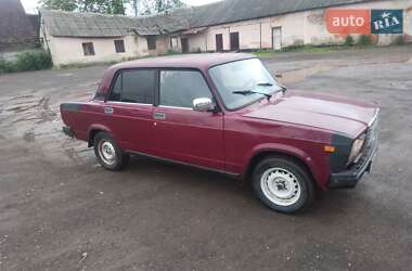 Седан ВАЗ 2107 2004 в 