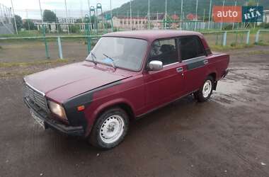 Седан ВАЗ 2107 2004 в 