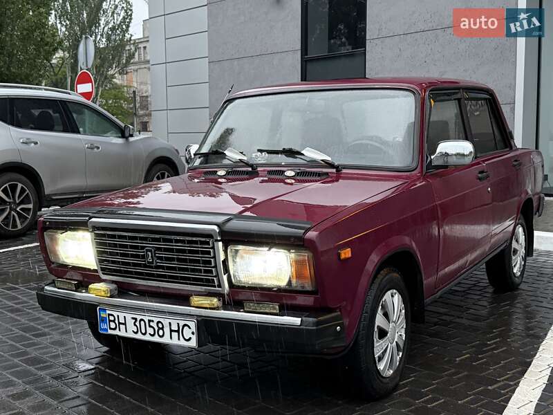 Седан ВАЗ / Lada 2107 2003 в Одессе