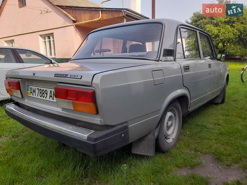 Седан ВАЗ / Lada 2107 2008 в Києві