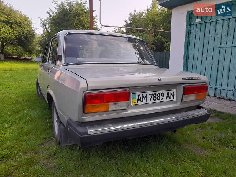 Седан ВАЗ / Lada 2107 2008 в Києві