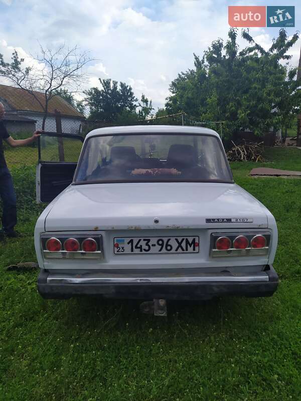 Седан ВАЗ / Lada 2107 1996 в Хмельницькому