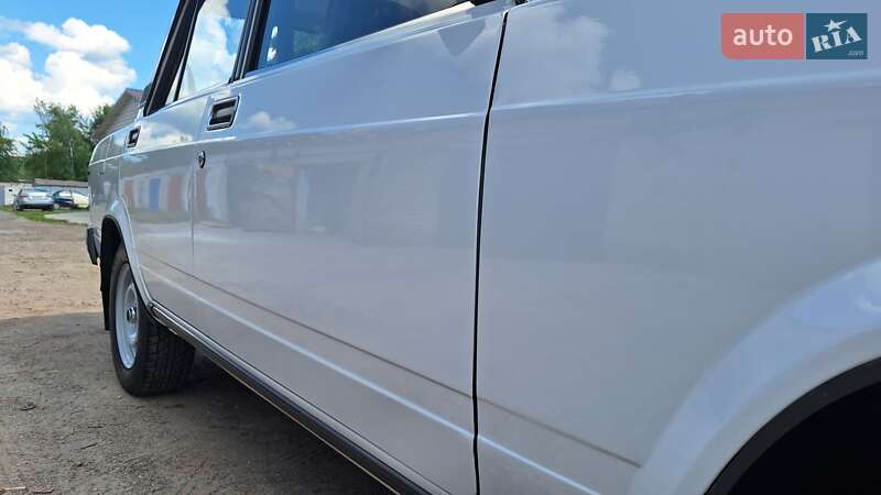Седан ВАЗ / Lada 2107 2005 в Смілі